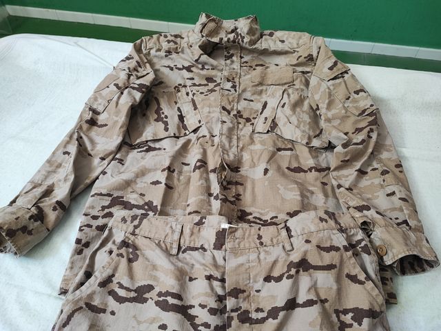 uniforme Árido español