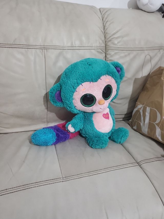 peluche ojos grandes