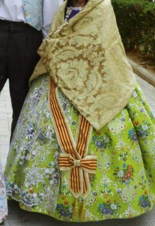 alquiler traje de fallera niña