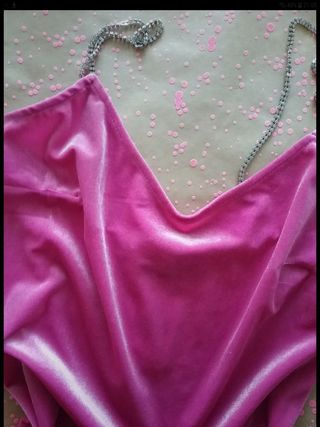 Minivestido con etiqueta 