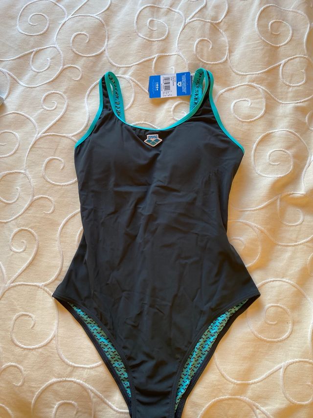 Bañador ARENA T42 mujer sin estrenar