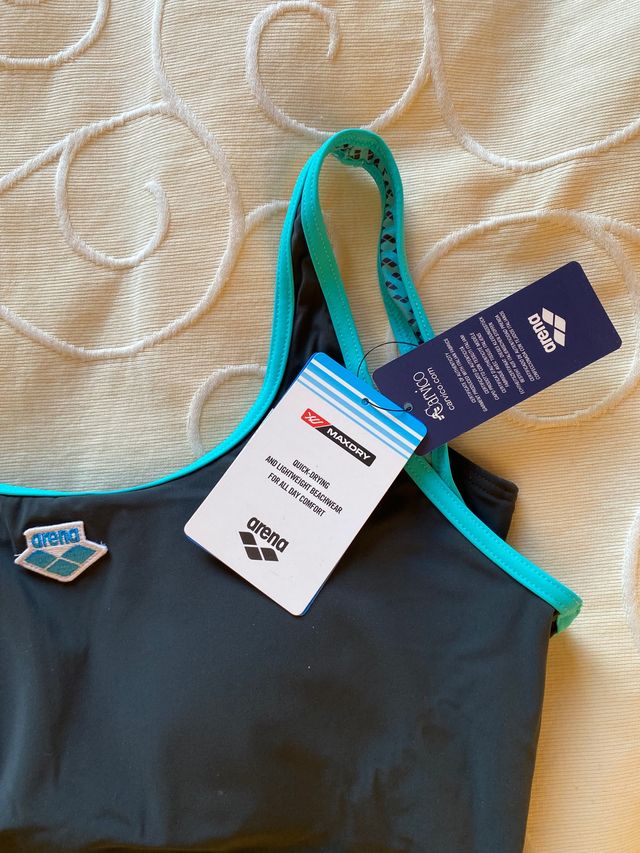 Bañador ARENA T42 mujer sin estrenar