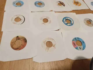 lote de 33 vinilos reggae y dancehall singles de 7