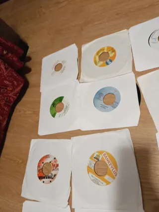 lote de 33 vinilos reggae y dancehall singles de 7