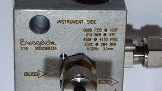 VALVOLA SWAGELOK SS-V2BF8