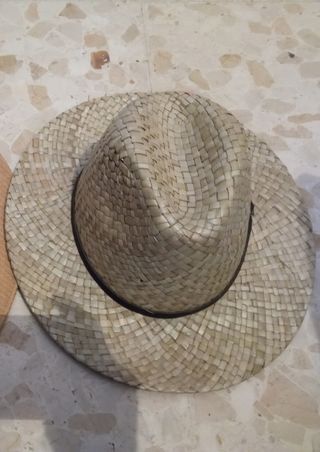 Sombrero de fibras naturales fabricado en España