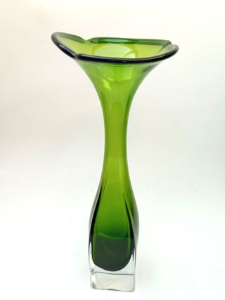 Violetero en cristal verde e incoloro