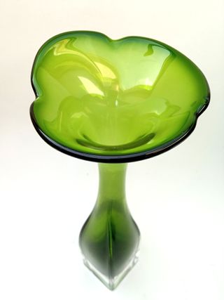 Violetero en cristal verde e incoloro