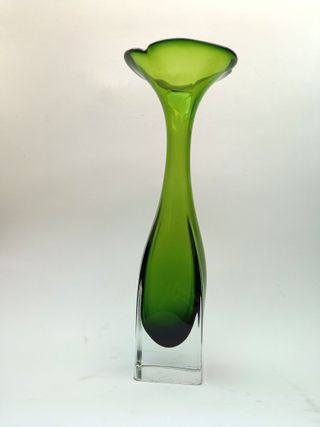 Violetero en cristal verde e incoloro