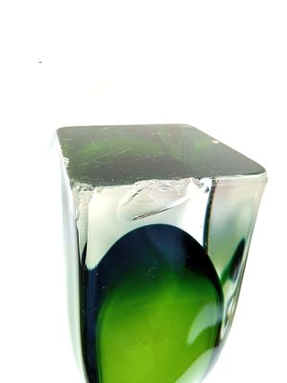 Violetero en cristal verde e incoloro