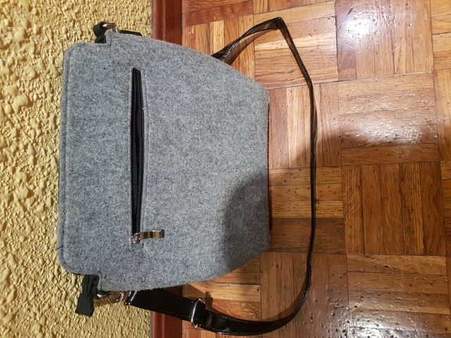 bolso señora fieltro gris con flores bordadas
