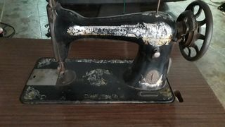 mesa máquina de coser antigua