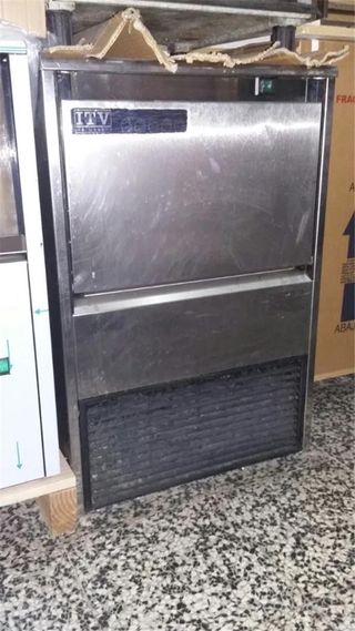 MAQUINA DE HIELO ITV 60 KG. SEMINUEVA