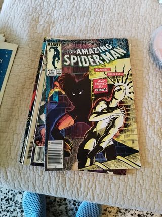 Comics del 83 y 84 en inglés