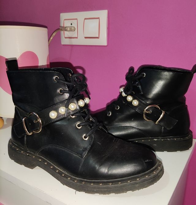 Botas; Botines militares; abalorios; hebillas;N"40