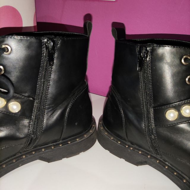Botas; Botines militares; abalorios; hebillas;N"40