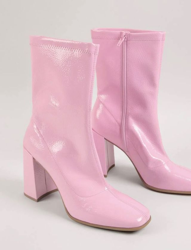 Botines talón bloc color rosa estilo charol