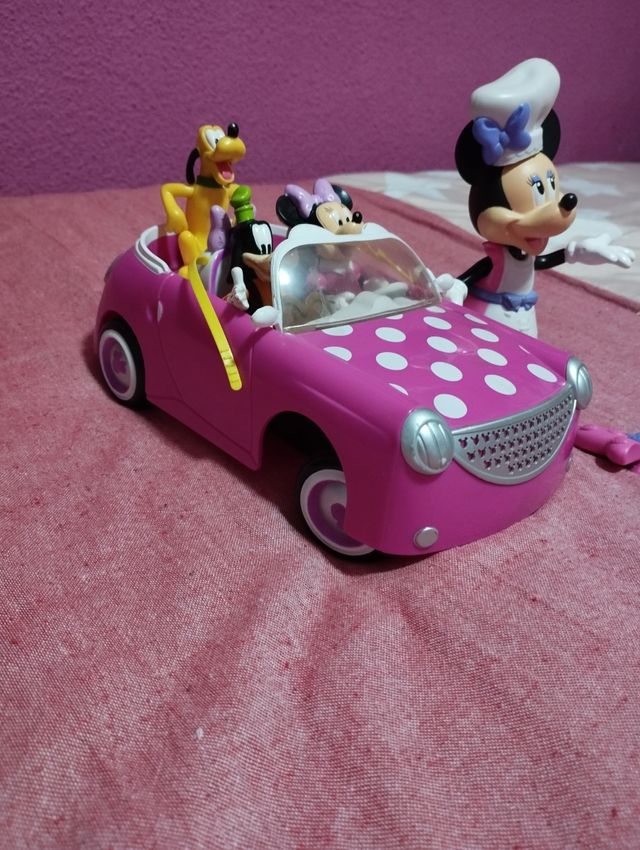 Muñecos de Minnie, Mickey, Pluto, Goofy.