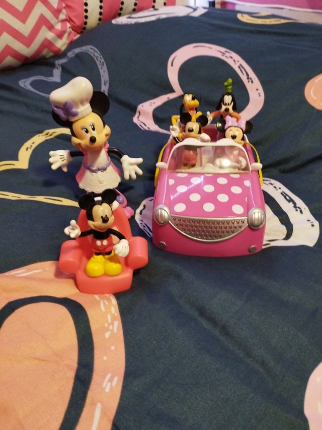 Muñecos de Minnie, Mickey, Pluto, Goofy.