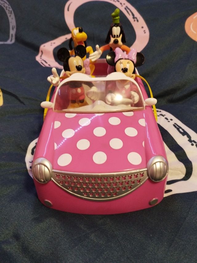 Muñecos de Minnie, Mickey, Pluto, Goofy.