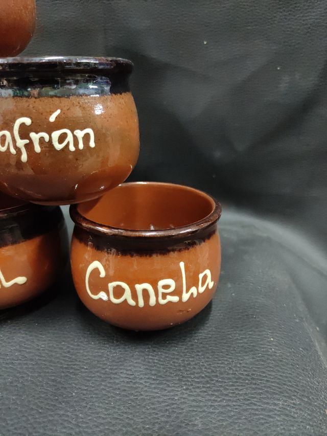 # JUEGO BOTES DE CERÁMICA PARA ESPECIAS