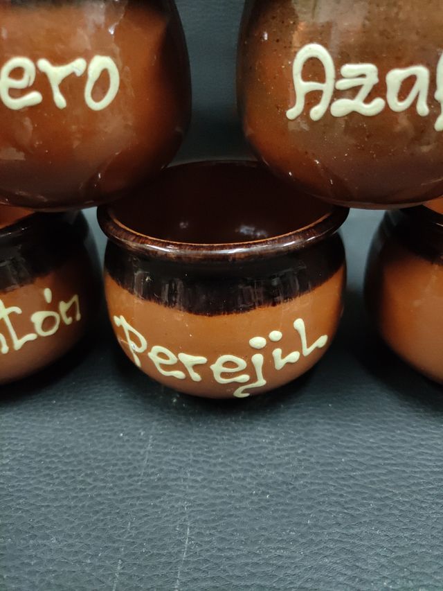 # JUEGO BOTES DE CERÁMICA PARA ESPECIAS