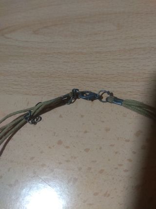 colgante de colmillos 