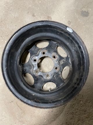 Llanta 15 Nissan