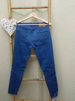 Pantalón Massimo Dutti.