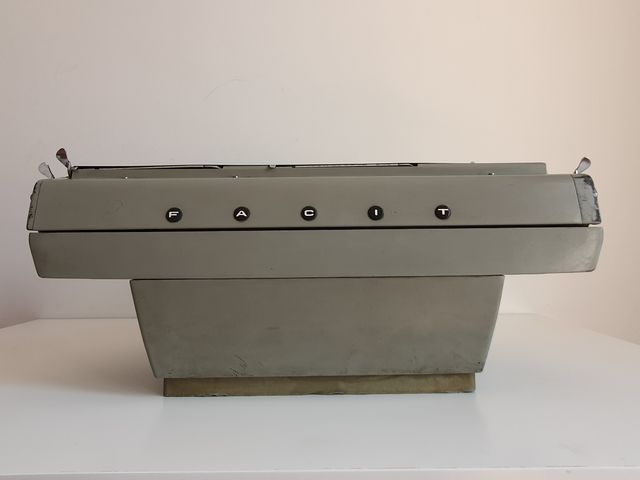 RARA Máquina de escribir FACIT T2 Años 60-70