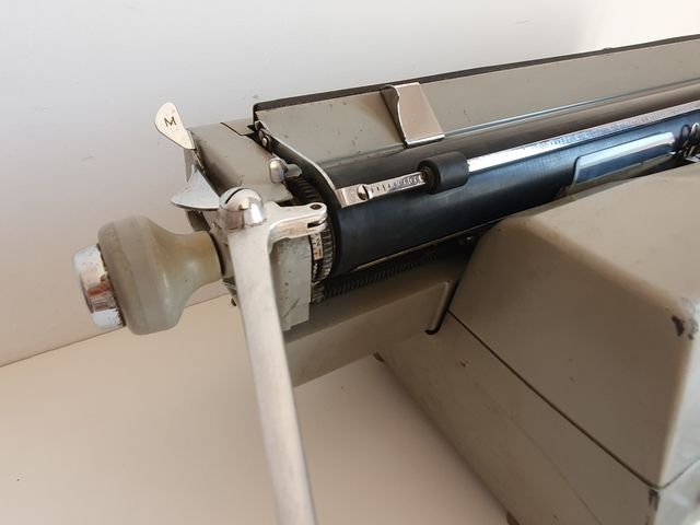 RARA Máquina de escribir FACIT T2 Años 60-70