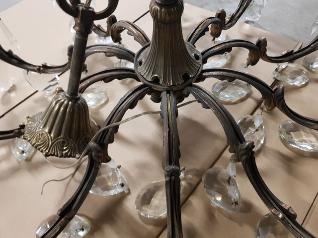 Due lampadari antichi