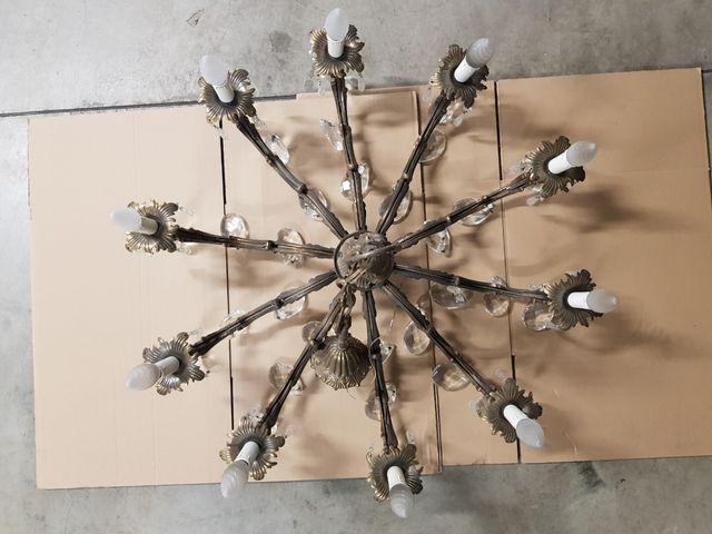 Due lampadari antichi