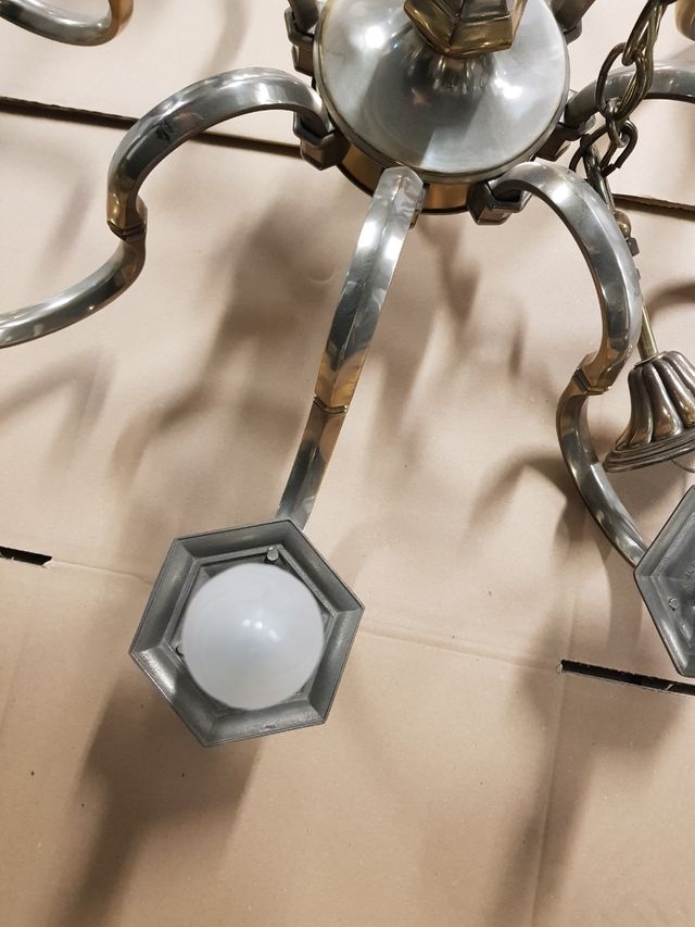 Due lampadari antichi