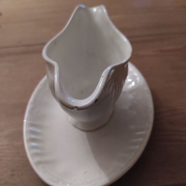 salsera antigua de loza