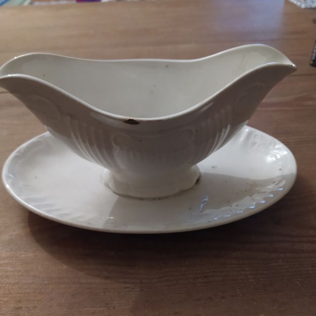 salsera antigua de loza