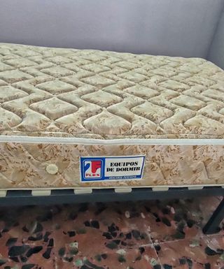 Colchón y somier con cabecero 90x 1,80