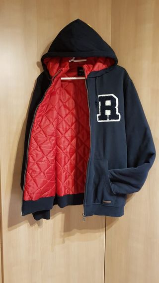Chaqueta estilo beisbolera varsity