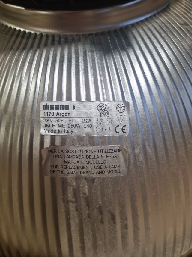 9 lamparas industriales de segunda mano por 50 EUR en Logroño en WALLAPOP