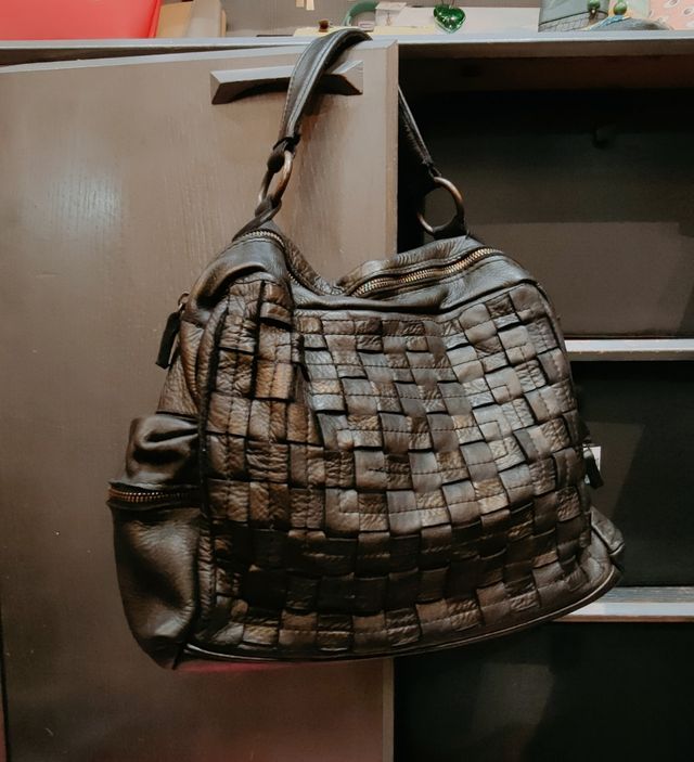 BOLSO de cuero italiano ,nuevo