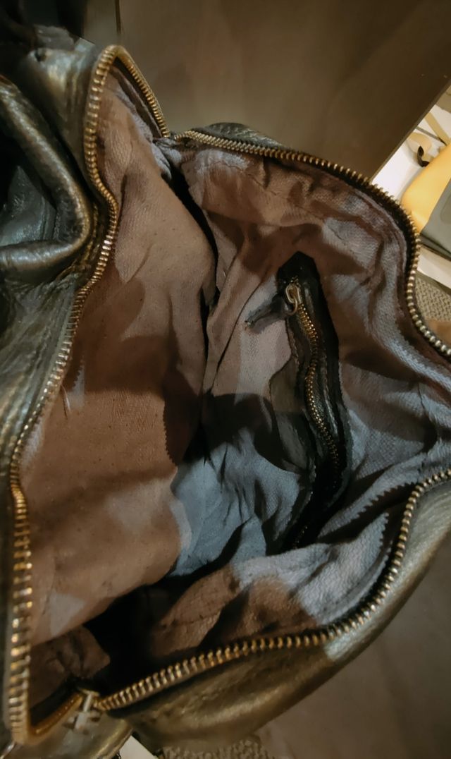 BOLSO de cuero italiano ,nuevo