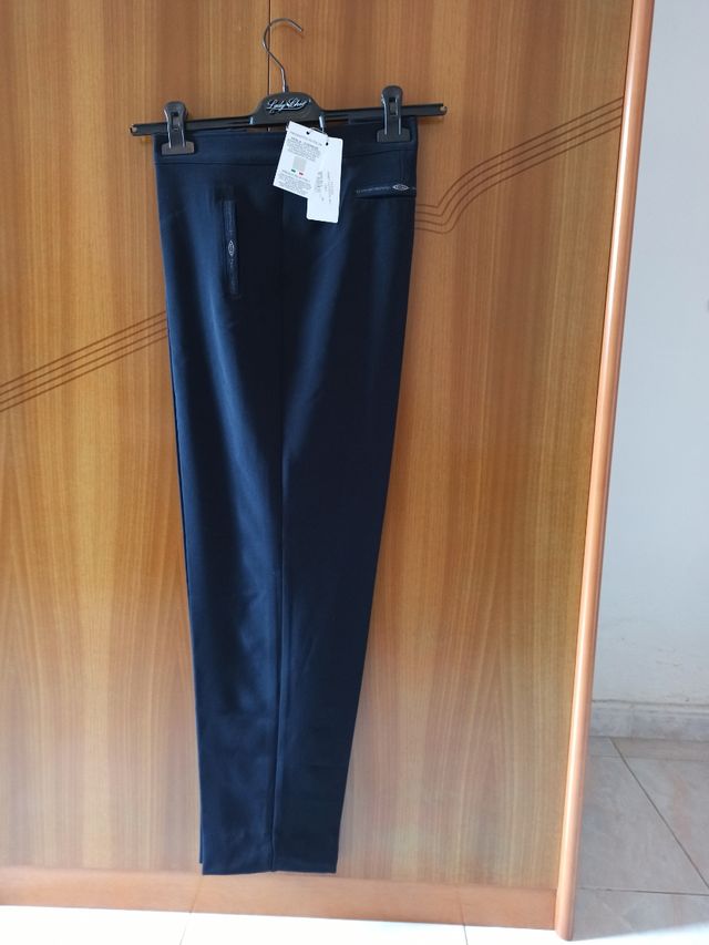 Pantaloni blu di ottima qualità
