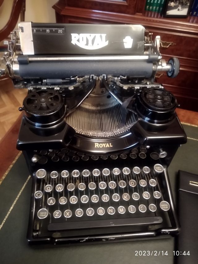 vecchia macchina da scrivere