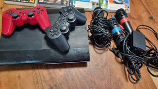 PS3 con juegos y mandos
