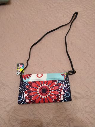 bolso tipo Desigual