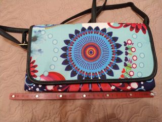 bolso tipo Desigual