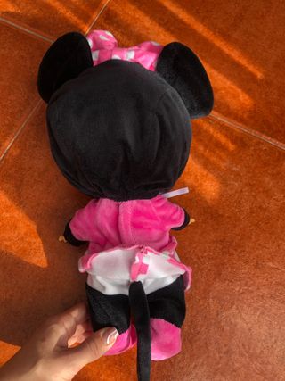 Bebe llorón grande minnie mouse