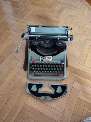 Maquina de escribir Hispano Olivetti Lexicón 80