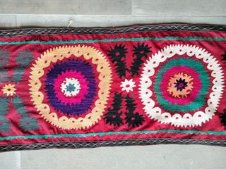 Tessuto di Suzani, metà 1900, annodato a mano