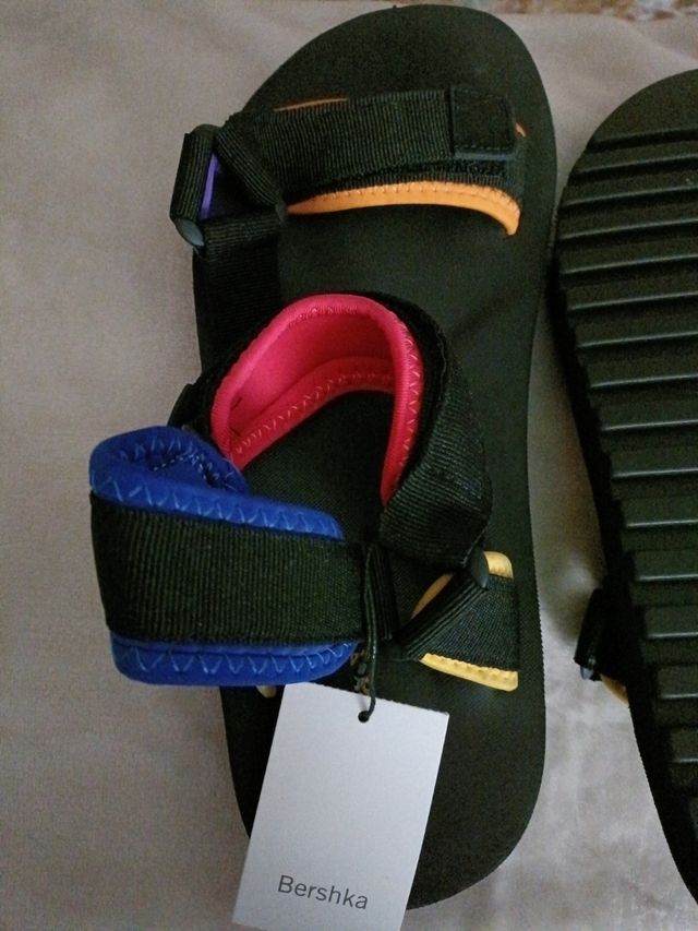 sandalias de colores